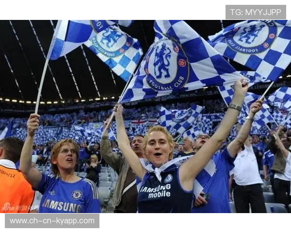 切尔西女足门将表现抢眼多次扑救，切尔西女球迷